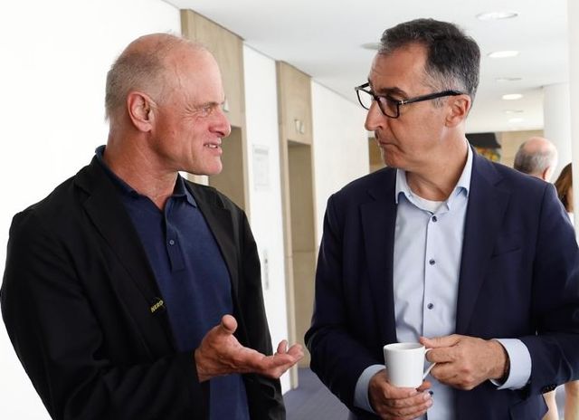 Lesung: Cem, der Mensch und das Brückenbauen